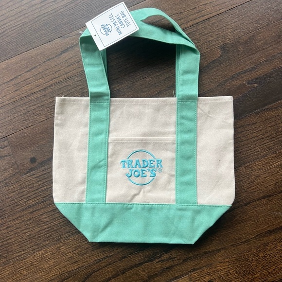 Trader Joe’s Spring Pastel Mini Canvas Tote Bags Set (4) - Picture 4 of 6